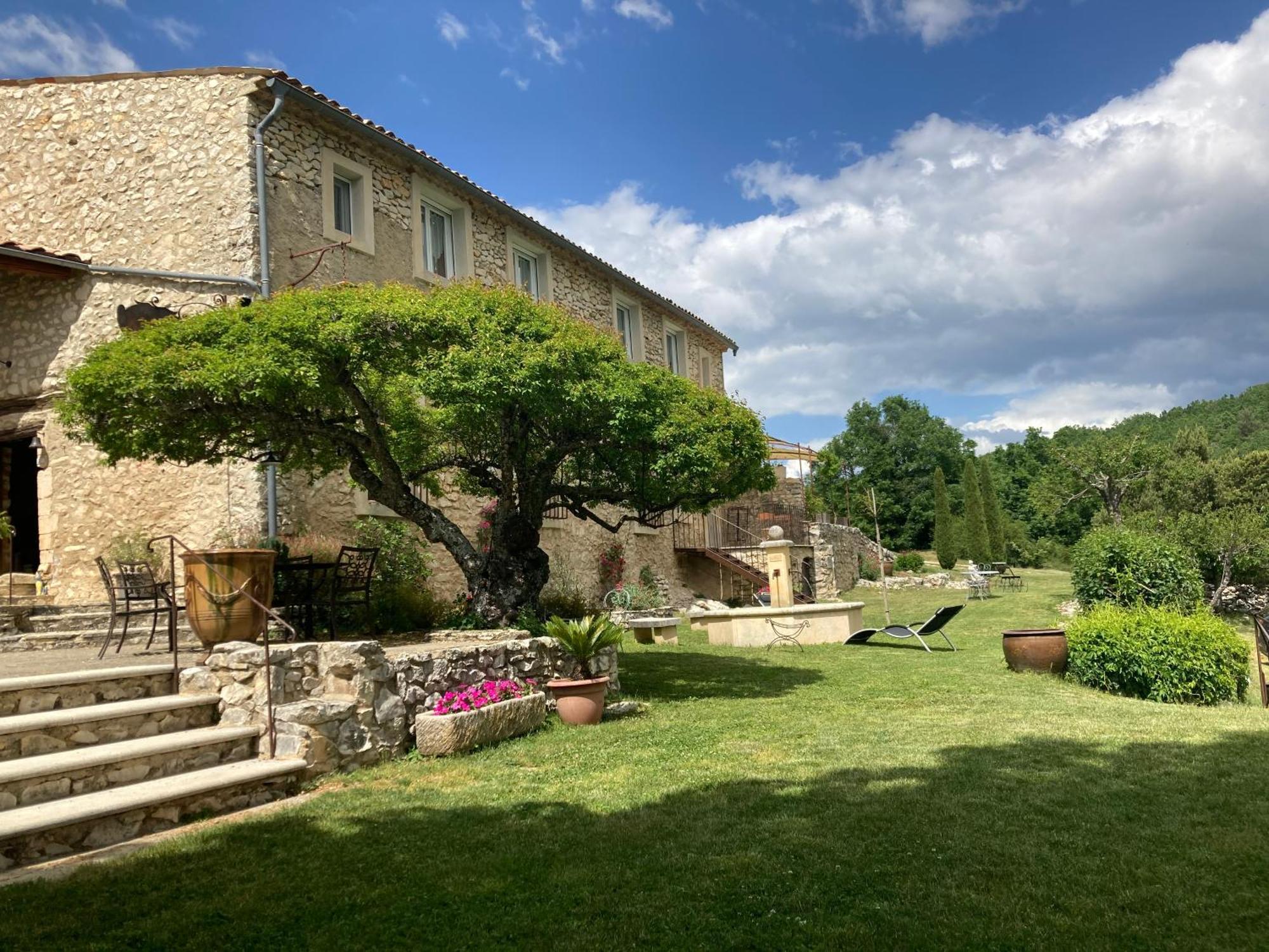 Le Domaine De Piedmoure, Gites Et Chambres, Piscine, Terrasses Privatives Sault Eksteriør billede